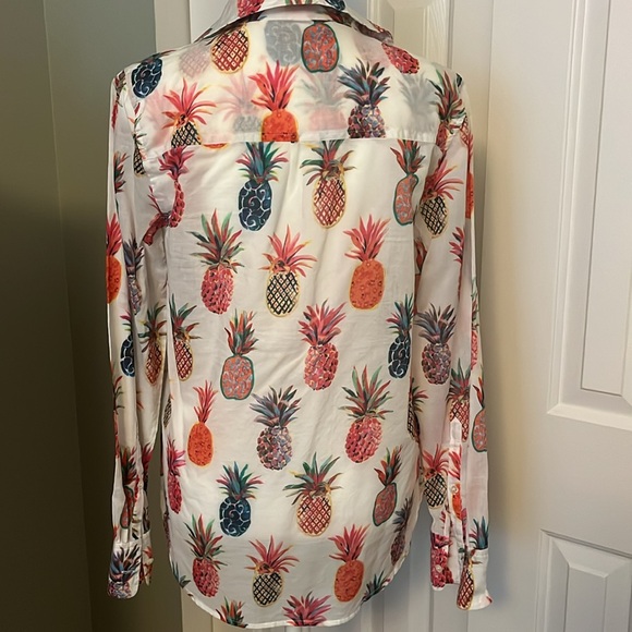 ✨ HP J.Crew Pineapple Print Lightweight 1/4 Button Down - Picture 4 of 8
